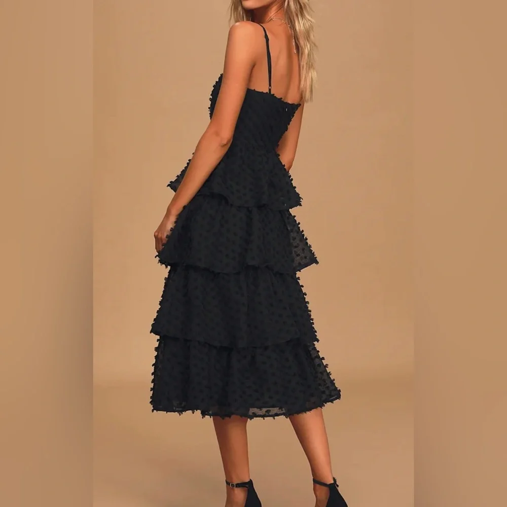 Lulu's Black tiered midi dress - Picture 2 of 2